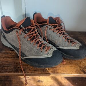 Scarpa Men's Zen Pro Approach Shoes US 10.5